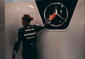 Lewis Hamilton na drodze do Ferrari?