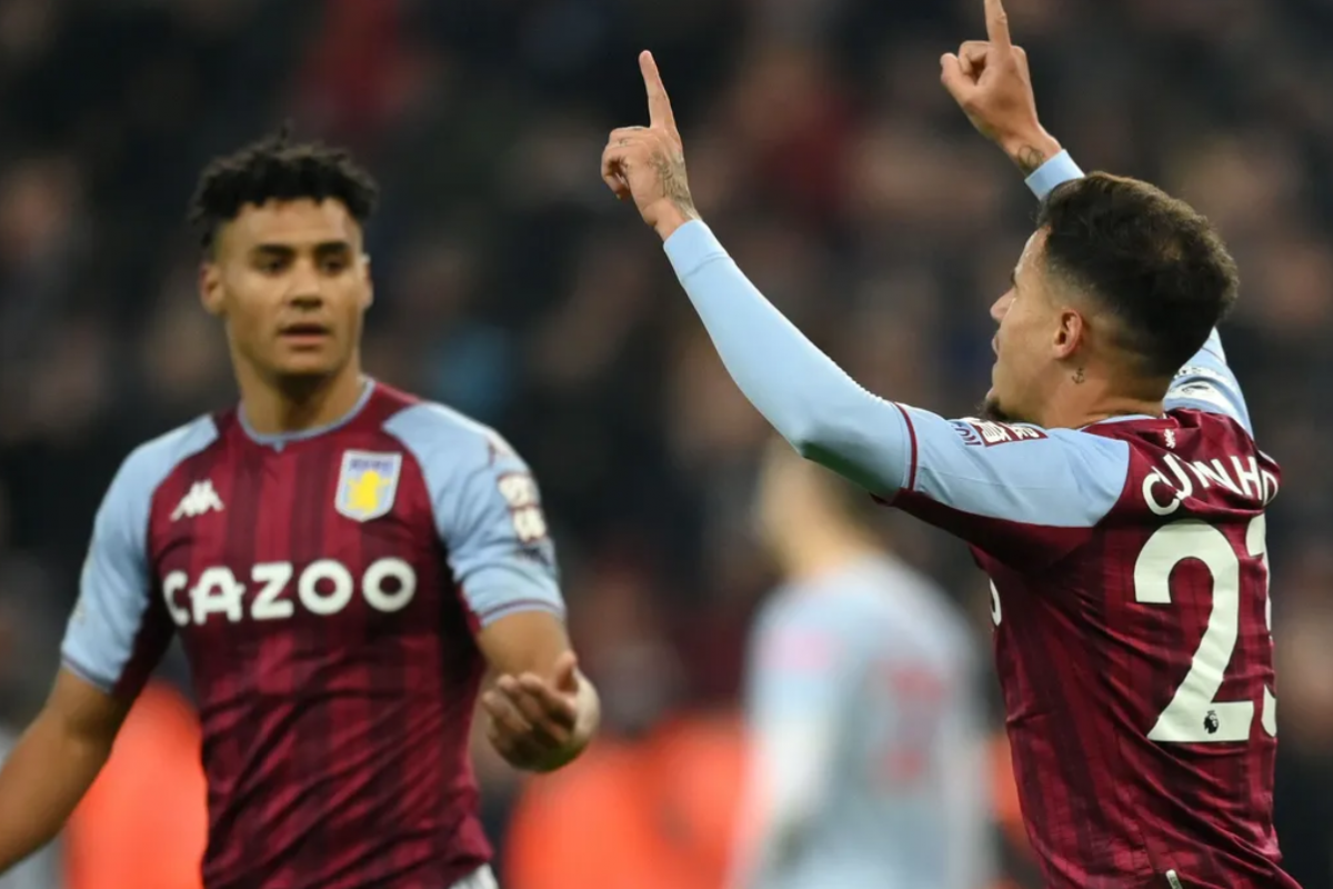 Premier League: Udany pościg Aston Villi i debiut Coutinho