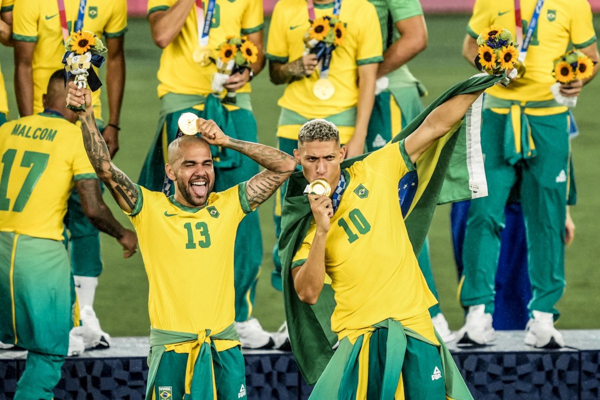 Alves: Jeżeli Barca mnie potrzebuje, wystarczy jeden telefon
