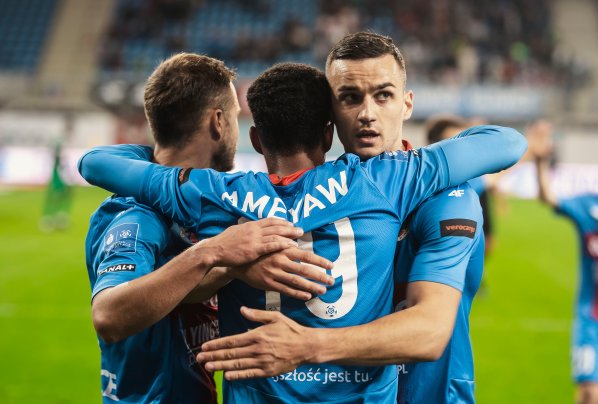 Gol w końcówce! Lech remisuje