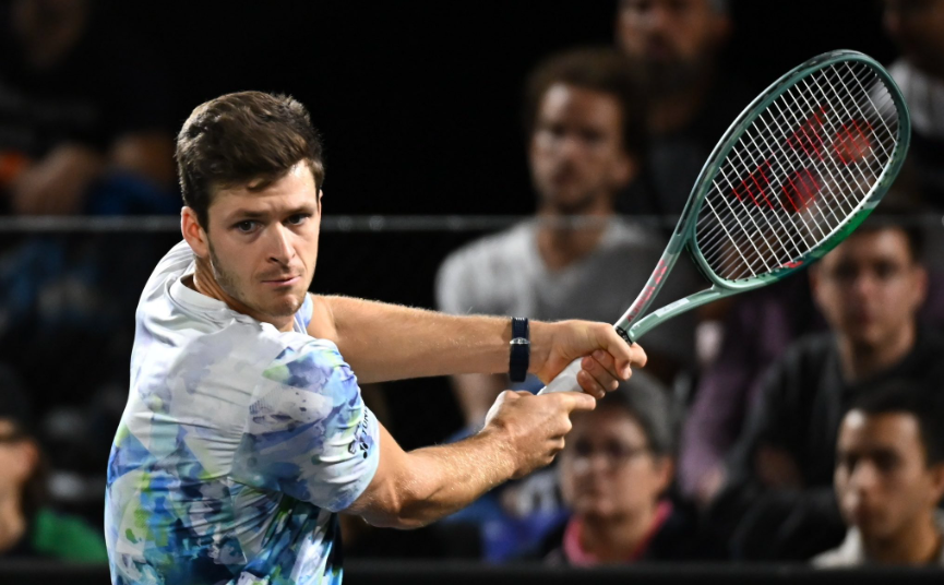 ATP Paryż: Hurkacz rozbił rywala w mniej niż godzinę