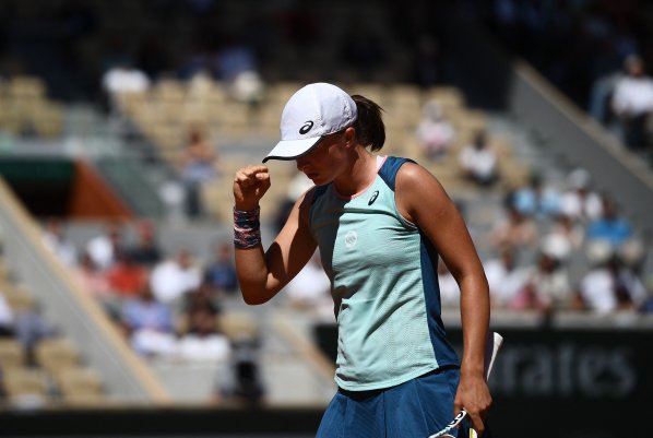 French Open: Idzie jak burza! Świątek w półfinałach!