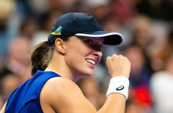 WTA Finals: Świątek zawalczy o finał