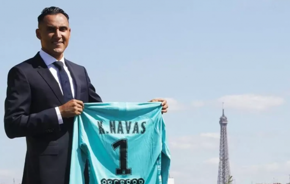 Navas wciąż zwleka. Napoli czeka