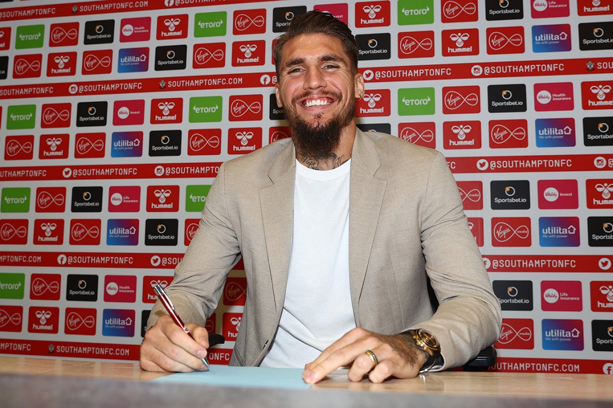 Bednarek ma nowego konkurenta. Southampton ściąga obrońcę