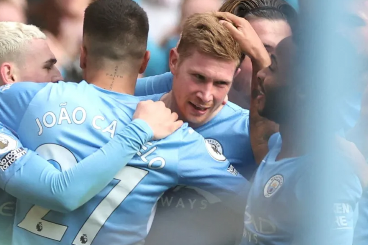 Premier League: De Bruyne prowadzi Manchester do wygranej w hicie (Wideo)