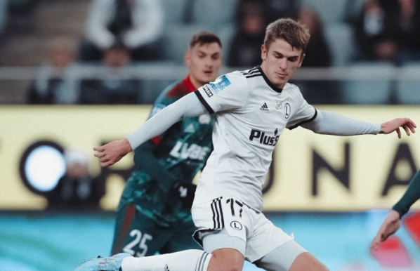 Oficjalnie: Legia wykupiła Maika Nawrockiego