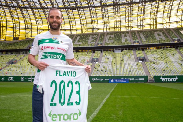 Oficjalnie: Flavio Paixao na dłużej w Lechii