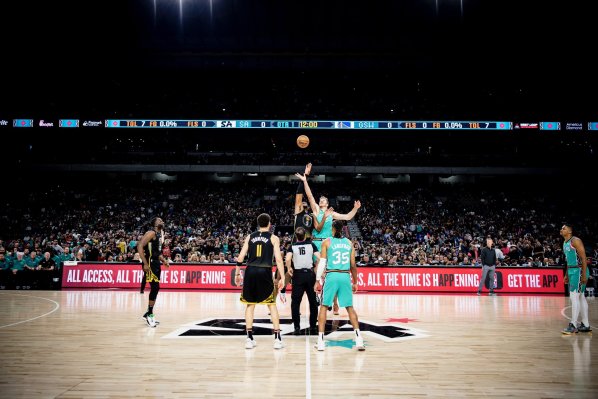 NBA: Kolejna porażka Spurs. Rekordowa frekwencja