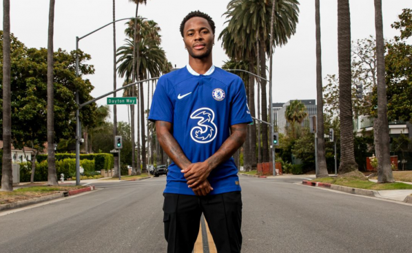 Oficjalnie: Sterling przeszedł do Chelsea