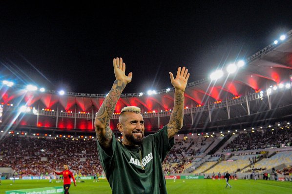 Arturo Vidal wyjeżdża z Europy. Zagra w Brazylii