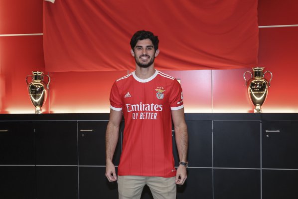 Oficjalnie: Goncalo Guedes wraca na stare śmieci