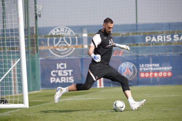 Donnarumma: Klub dokona wyboru