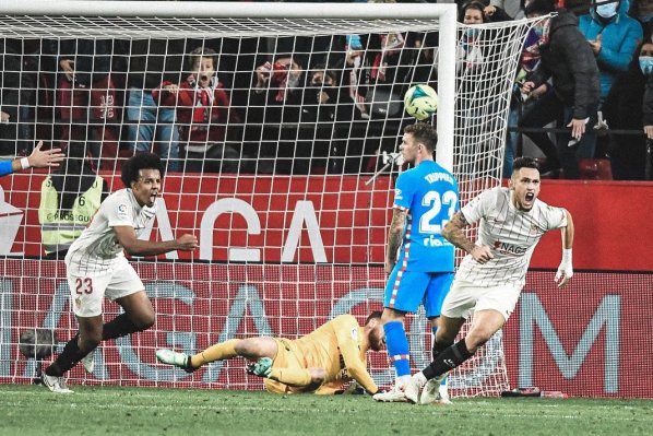 Romano: Jules Kounde przechodzi do Barcelony!