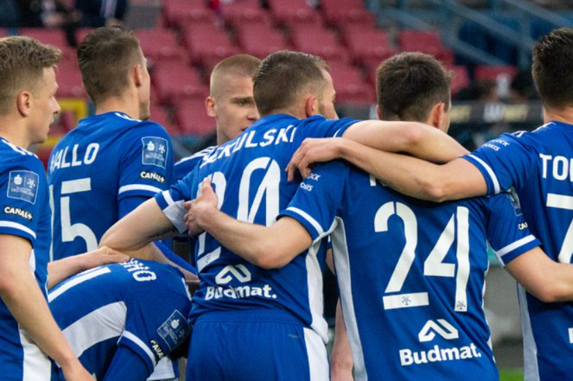 PKO Ekstraklasa: Wisła Kraków coraz bliżej spadku. Dramaturgia w meczu z Nafciarzami