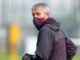 Quique Setien krytykuje FC Barcelonę! Chodzi o zwlekanie z płatnością