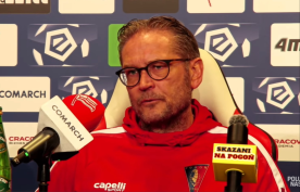 Trener Pogoni Szczecin miał pretensje do sędziego. "Piłka przesunięta o 8 metrów"