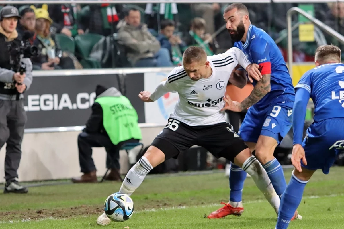 Gdzie oglądać FC Noah - Legia na żywo? Transmisja TV i online (11.12.2025)