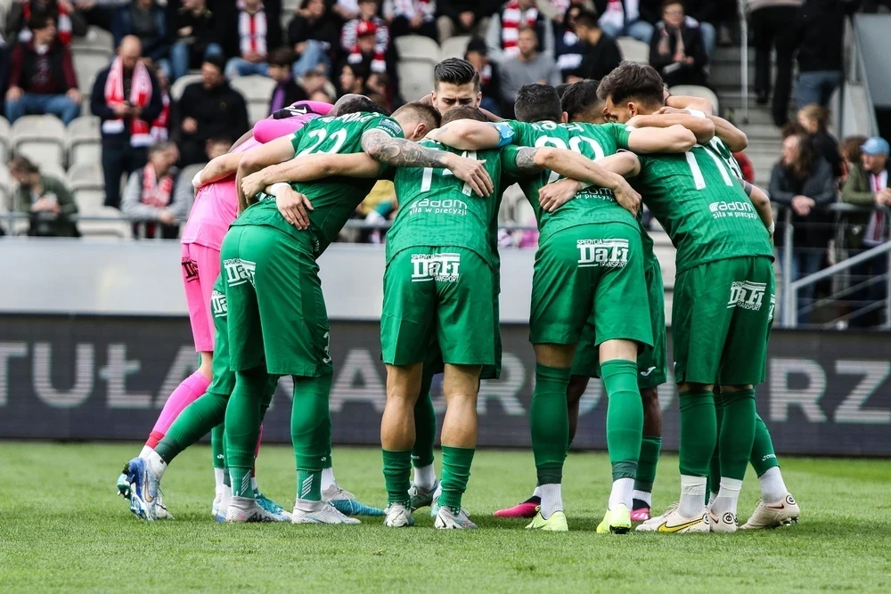Bramki i skrót meczu Radomiak - Piast Gliwice. Zobacz wideo (20.09.2025)