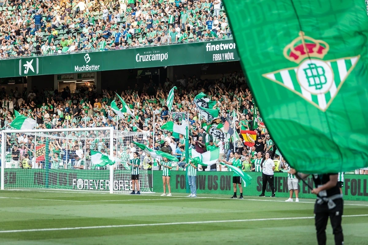 Betis - Atletico gdzie i o której godzinie mecz? Gdzie obejrzeć? (27.10.2025)