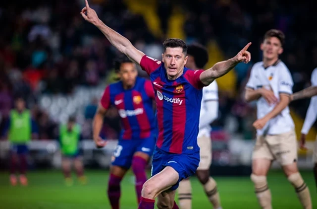 Gdzie oglądać mecz Newcastle - FC Barcelona? Transmisja TV, stream online (18.09.2025)