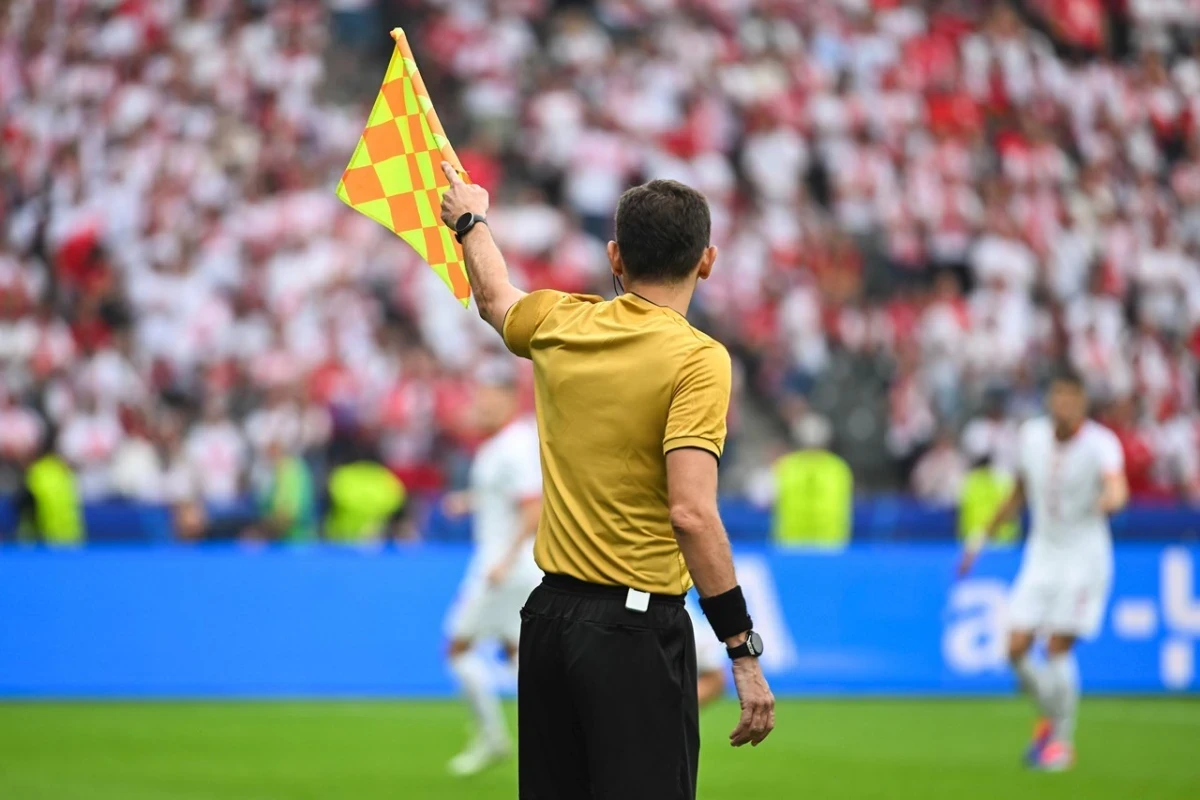 PSG - Tottenham kto sędzią meczu? Obsada sędziowska (13.08.2025)