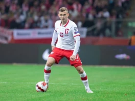 Kacper Kozłowski (jeszcze) nie zadebiutuje w Brighton. Kolejne wypożyczenie pomocnika